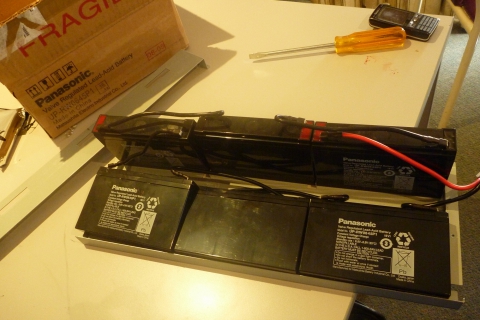 ups-battery-replacement_P1000098